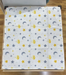 Draps lange étoiles nuages jaune gris 75x85 cm