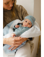 Interbaby - Coffret couverture en nid d'abeille et agneau - Bleu 80x110 cm