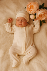 Grenouillère full white froufrou côtés boutons centrés