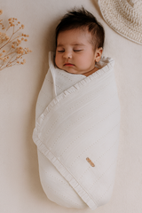 Couverture légère Full White bord Froufrou – 80x90 cm – 0m+ – 100% Coton 🤍