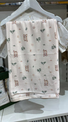 Couverrture Raccon Family 80x90 cm unisexe coton bio