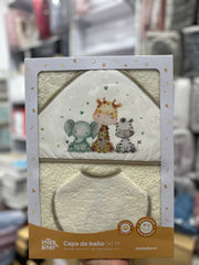 Coffret Cape de bain “Happy Jungle” – 100x100 cm avec bavoir assorti Beige – Interbaby