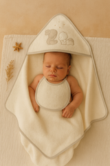 Coffret Cape de bain “Happy Night” 100x100 cm avec bavoir Beige – Interbaby