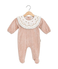 Grenouillère avec col froufrou et fleury dessus 1 pcs